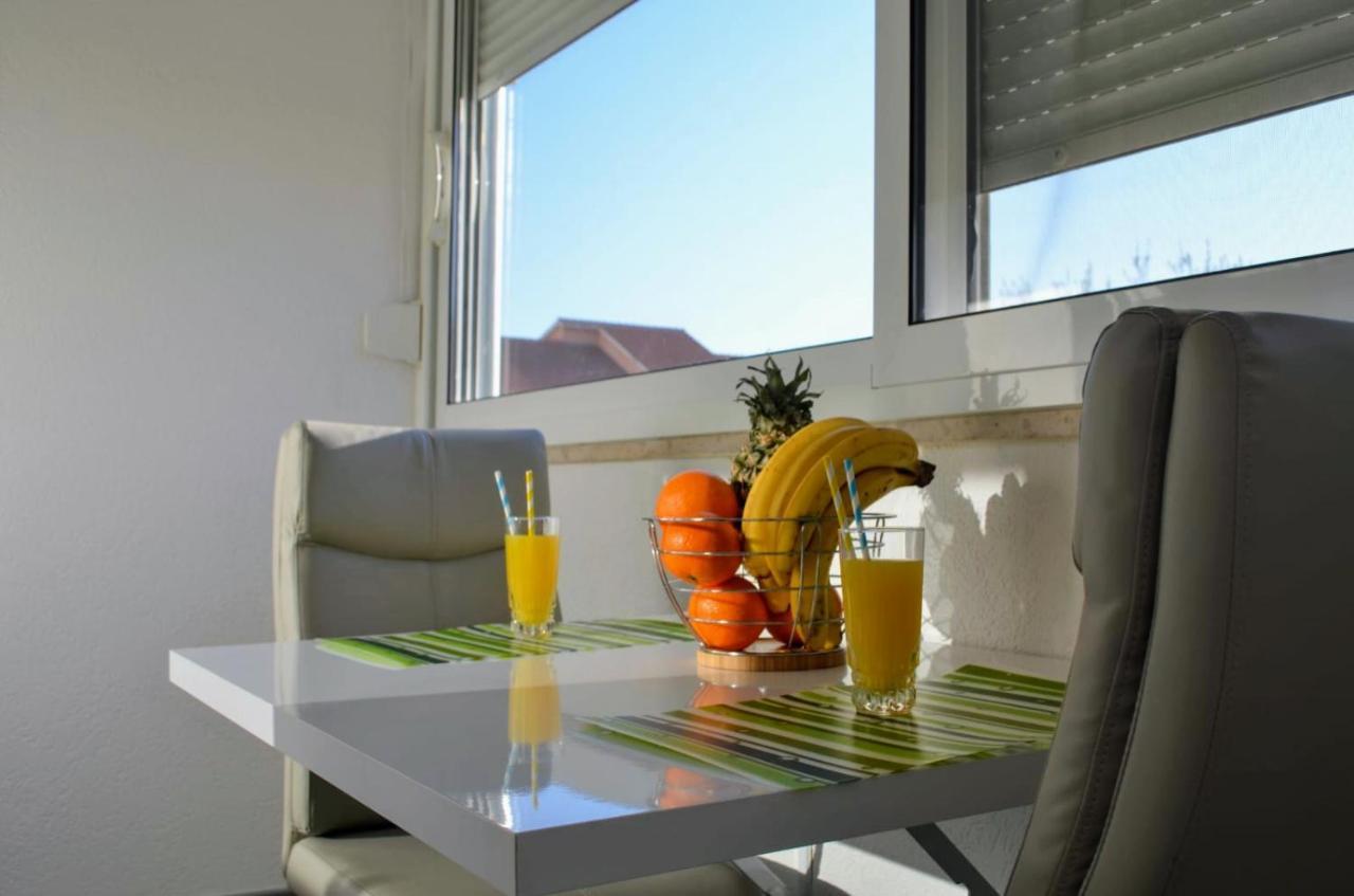 Mihaela Studio Apartmans 150M Near The Beach Kaštela Exterior foto