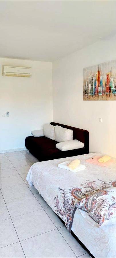 Mihaela Studio Apartmans 150M Near The Beach Kaštela Exterior foto