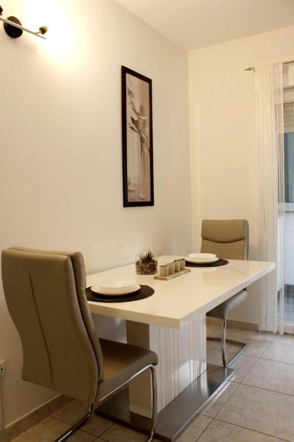 Mihaela Studio Apartmans 150M Near The Beach Kaštela Exterior foto